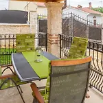 P&b * Tar-Vabriga