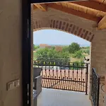P&b * Tar-Vabriga