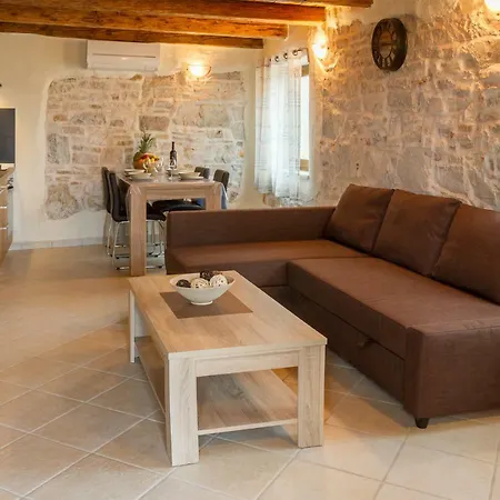 P&b Tar-Vabriga