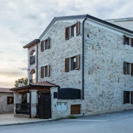 Διαμέρισμα P&b