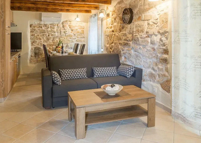 P&b Tar-Vabriga